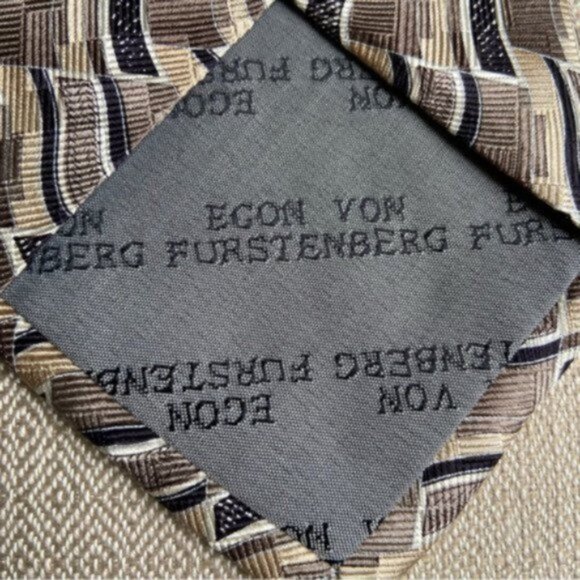 Vtg Egon Von Fursternberg Men's Classic Geometric Silk Tie - Picture 2 of 6